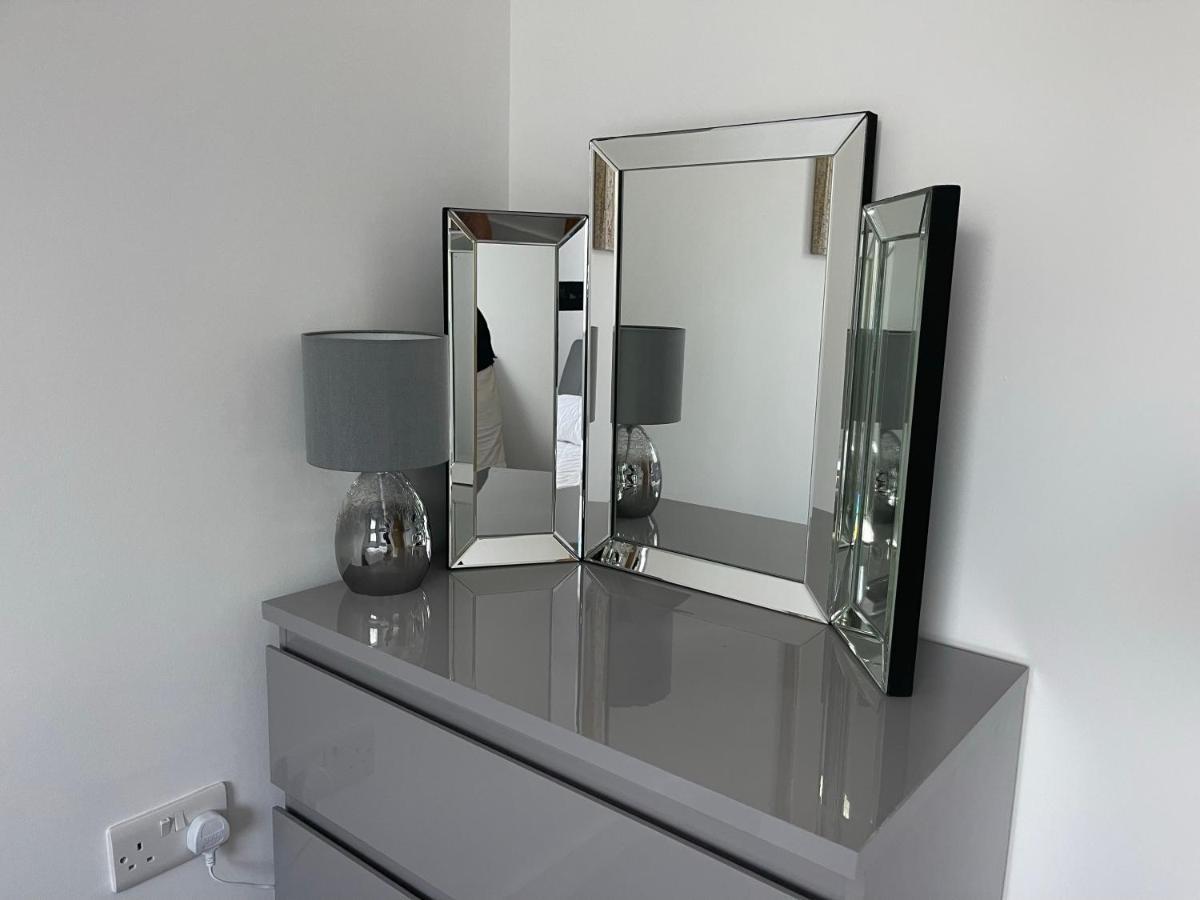 Moda Wigan - Stylish 2 Bed Apartment Central Wigan Exterior foto